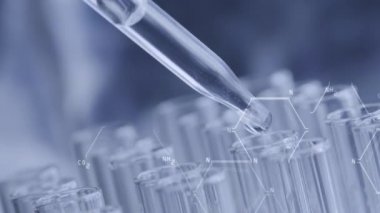 Sağlık görünümünü maliyeti ve kavram ücretleri. Ağır çekimde modern hastanede tıbbi masrafları için bir hesap makinesi akıllı doktor el kullanılır