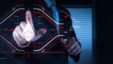 İşadamı yeni modern bilgisayar ve Ethereum Kripto ile çalışma