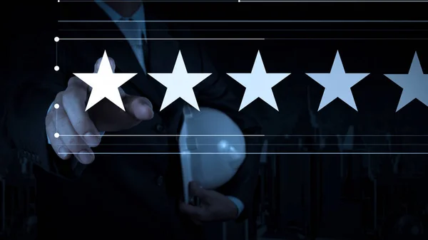 Fünf Sterne Bewertung Mit Einem Geschäftsmann Ist Berührend Virtuellen Computerbildschirm — Stockfoto