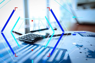 ofis masaları ile akıllı telefon ve dijital iş belgeleri 