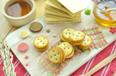 Çıtır bisküvi ananas ekmek gösteri kesme blok, gıda styl