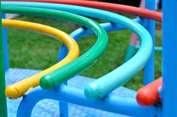 Yeşil Bahçe, Çocuk oyun alanı renkli carousel kapatın