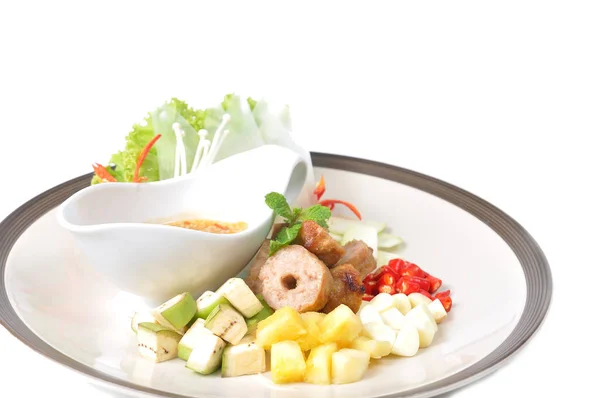 Nam Nuong, gegrilde varkensvlees ballen met specerijen en pinda saus — Stockfoto