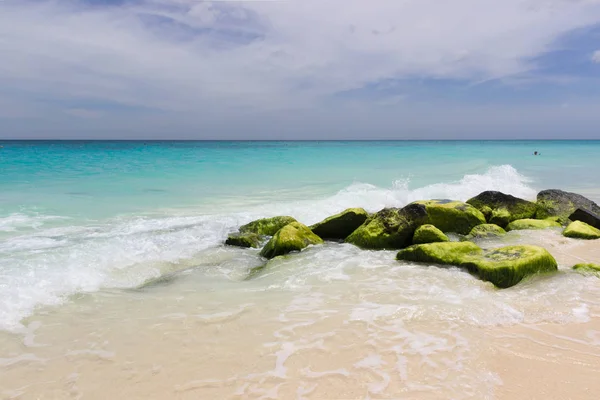 Karaibskim wybrzeżu Aruba — Zdjęcie stockowe