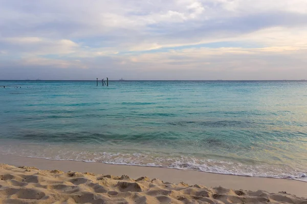 Kvällen Eagle beach i Aruba — Stockfoto