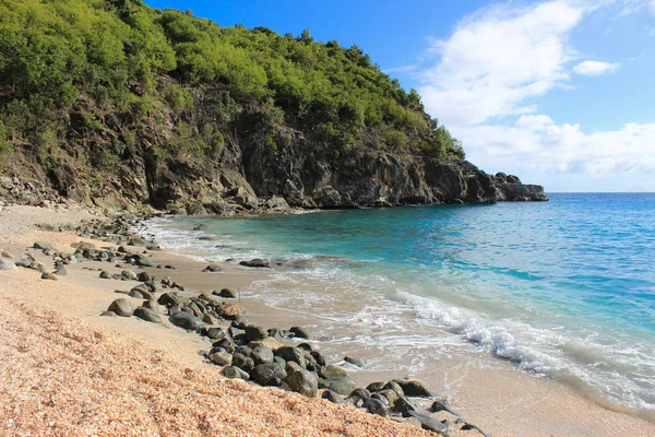 St. Barts isla, Shell playa en el mar Caribe — Foto de Stock