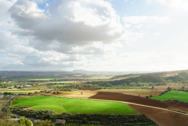 Beyaz Cadi kasabası Arcos de la Frontera 'nın çevresine bakın.