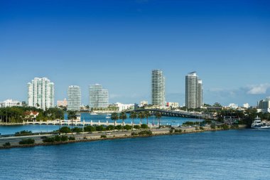 Macarthur Causeway hava manzarası, Miami.
