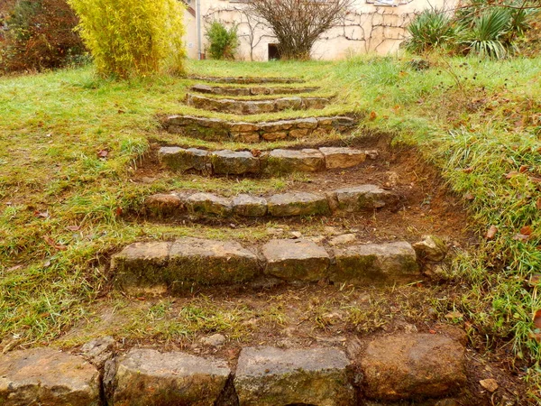 Eski taş basamaklar — Stok fotoğraf