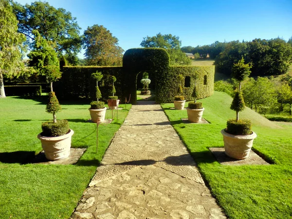 Doos Topiary Ronde Kamer Met Uitgesneden Ramen Gevonden Eyrignac Manor — Stockfoto
