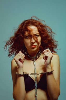 Baştan çıkarıcı çıplak mahkum