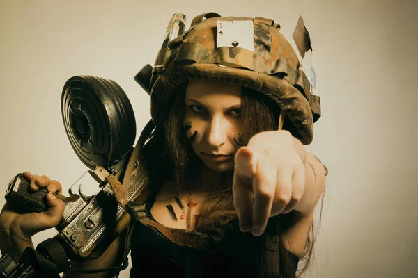 Ak-104와 용감한 여자 — 스톡 사진