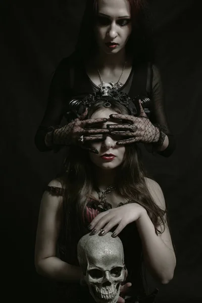 Zwei Gothic Girls — Stockfoto