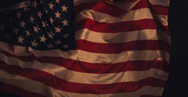 Amerika Birleşik Devletleri bayrağı salladı