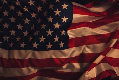 Amerika Birleşik Devletleri bayrağı salladı