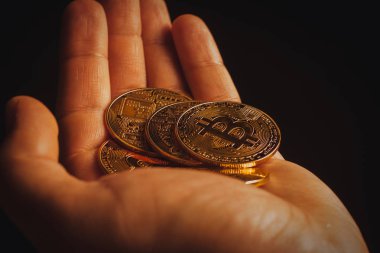 Bir yandan altın bitcoins 