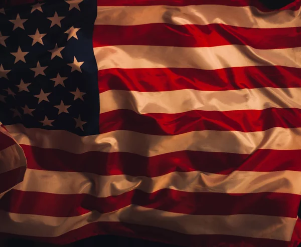 Viftade flaggan av Förenta staterna — Stockfoto