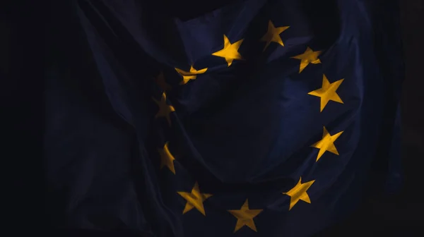Vlag van het Verenigd Europa zwaaide — Stockfoto