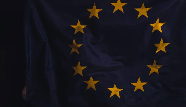 Vlag van het Verenigd Europa zwaaide — Stockfoto
