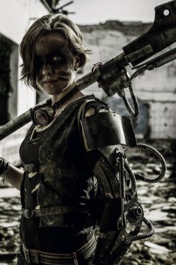 Güçlü çöl savaşçısı.