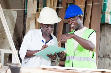 Öğrenci not almak.