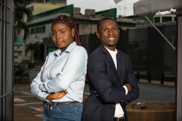 Retrato de jovem casal africano — Fotografia de Stock