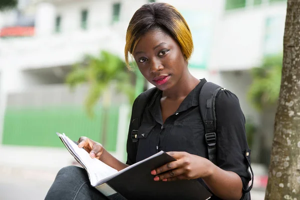 Primer plano del joven estudiante . — Foto de Stock