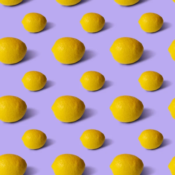 Limonlar lilik arkaplanda, düz konum, üst görünüm, desen.