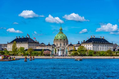 Frederik 'in Mermer Kilise' si ve Amalienborg dostu.