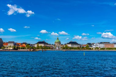 Frederik 'in Mermer Kilise' si ve Amalienborg dostu.