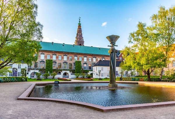 Christiansborg slot palota Koppenhágában, Dánia — Stock Fotó