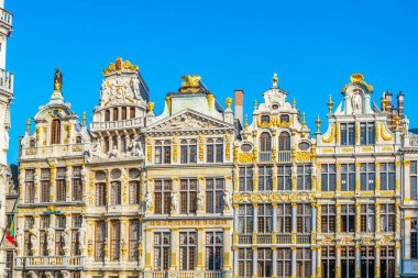 Brüksel'de Grote Markt'ta yer alan evlerin renkli cepheleri, 