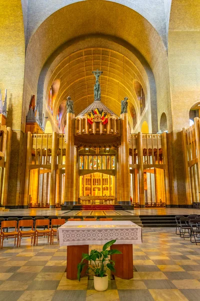 BRUSSELS, BELGIUM, AUGUST 4, 2018: Interior of basilica of sacre — Stock Photo, Image