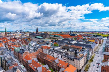 Danimarka 'daki Christiansborg Sarayı ile Kopenhag' ın hava manzarası