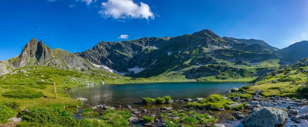 Der kleeblatt-see, einer der sieben rila-seen in bulgarien — Stockfoto