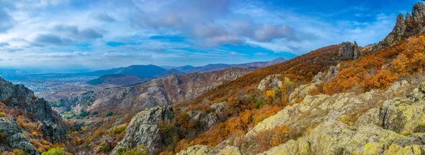 Bulgaristan 'ın Karandila zirvesinden Sliven' in hava manzarası — Stok fotoğraf