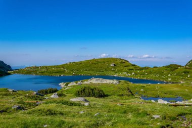 Bulgaristan 'daki yedi rila gölünden biri olan trefolil gölü