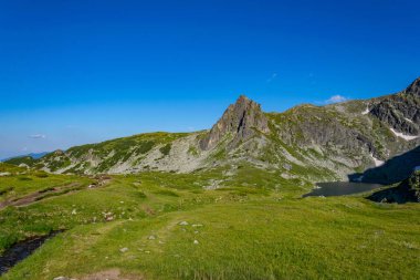 Bulgaristan 'daki yedi rila gölünden biri olan İkiz Göl