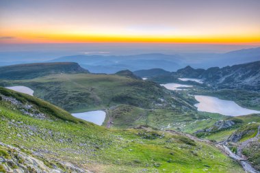Bulgaristan 'da yedi rila gölünün gündoğumu manzarası