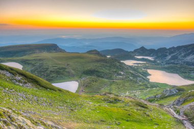 Bulgaristan 'da yedi rila gölünün gündoğumu manzarası