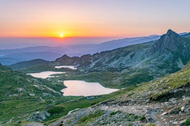 Bulgaristan 'da yedi rila gölünün gündoğumu manzarası