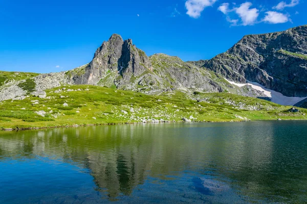 El lago Twin, uno de los siete lagos rila en Bulgaria —  Fotos de Stock