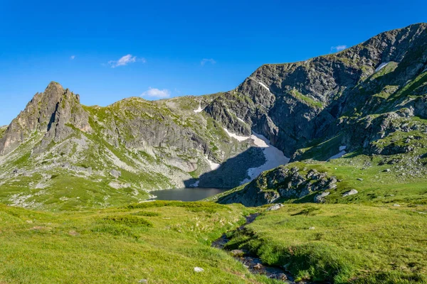 El lago Twin, uno de los siete lagos rila en Bulgaria —  Fotos de Stock