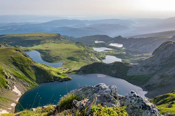 불가리아에 있는 일곱 개의 레일라 호수의 일출 광경 — 스톡 사진