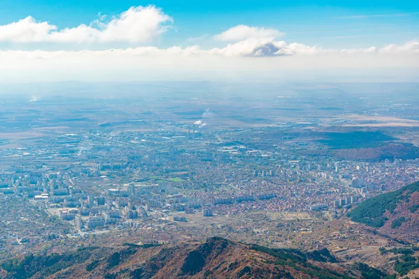 Vue aérienne de Sliven depuis le sommet de Karandila, Bulgarie — Photo