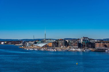 Astrup Fearnley Müzesi Oslo, Norveç 'te bir körfezin üzerinde görüldü.