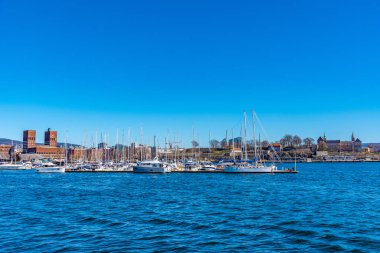 Oslo Panoraması, belediye binası ve Akershus kalesi, Norveç