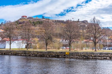 Norveç şehri Halden 'e bakan Fredriksten Kalesi