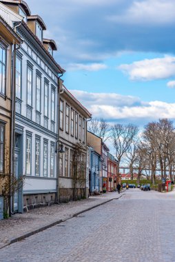 Norveç 'in eski Fredrikstad kasabasında tipik ahşap evler