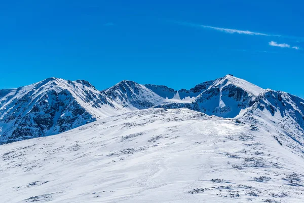 Musala berg, den högsta toppen i Bulgarien, och omgivande m — Stockfoto